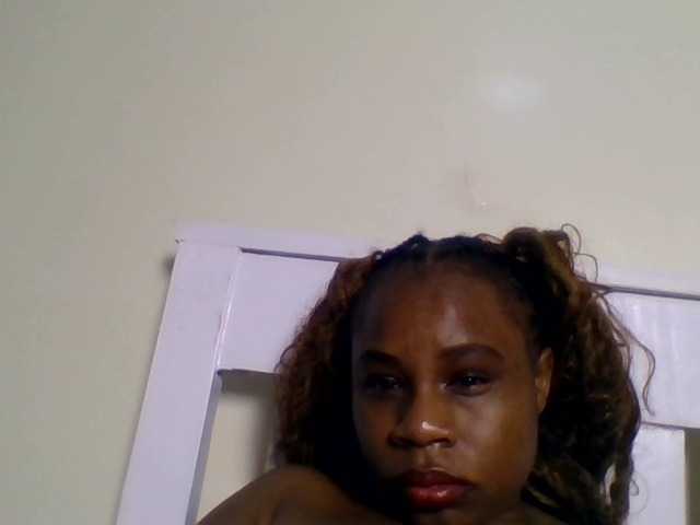 Ebonitah live cam preview