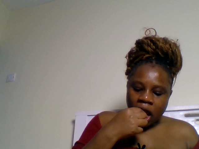 Ebonitah live cam on BongaCams