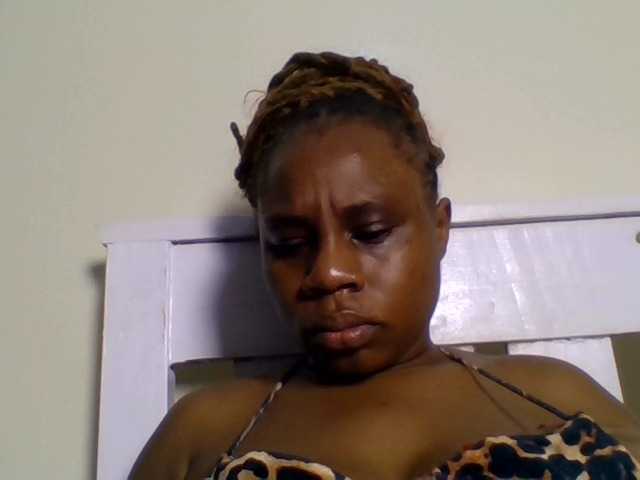 Ebonitah live cam on BongaCams