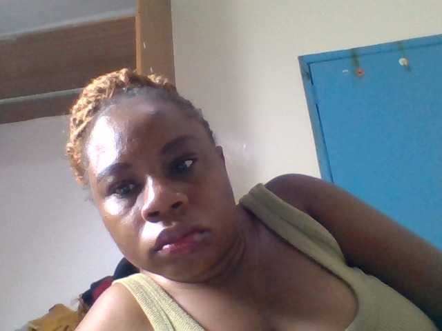 Ebonitah live cam on BongaCams