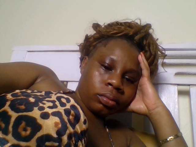 Ebonitah live cam on BongaCams