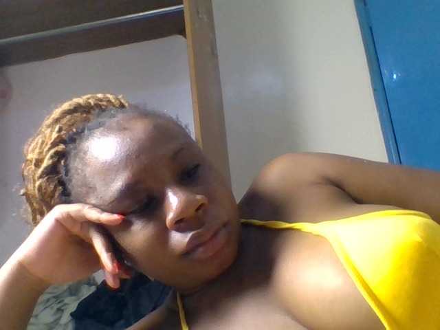 Ebonitah live cam on BongaCams