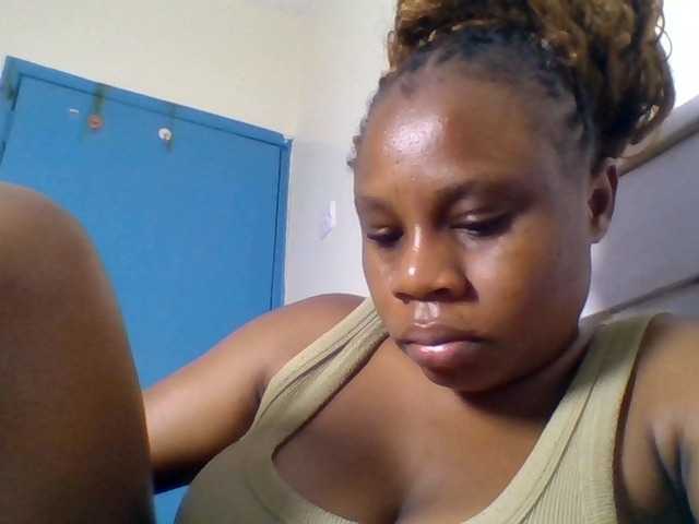 Ebonitah live cam preview