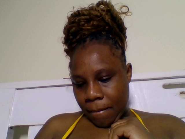 Ebonitah live cam on BongaCams