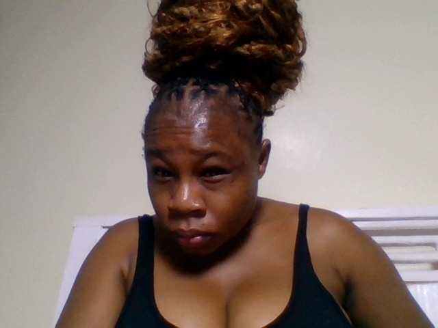 Ebonitah live cam on BongaCams