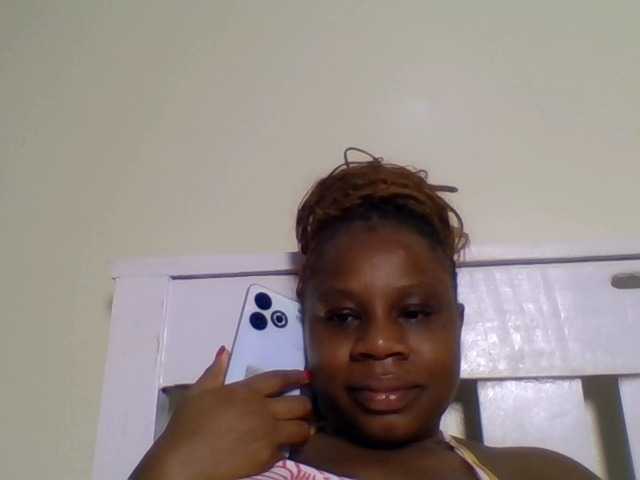 Ebonitah live cam preview