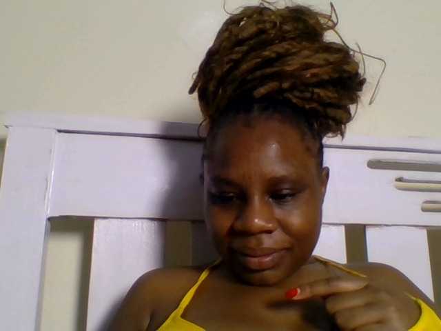 Ebonitah live cam on BongaCams