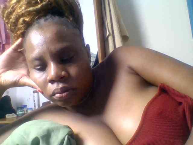 Ebonitah webcam