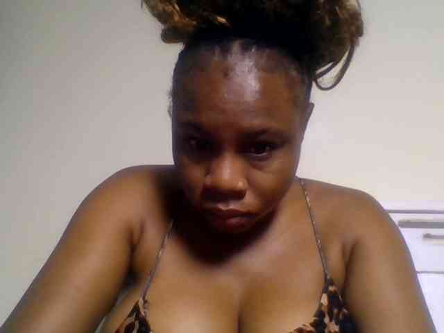 Ebonitah webcam