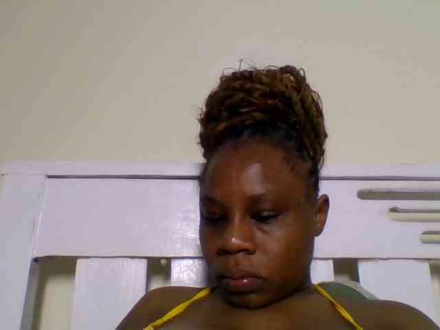 Ebonitah webcam