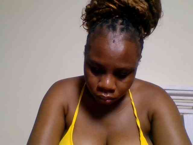 Ebonitah webcam