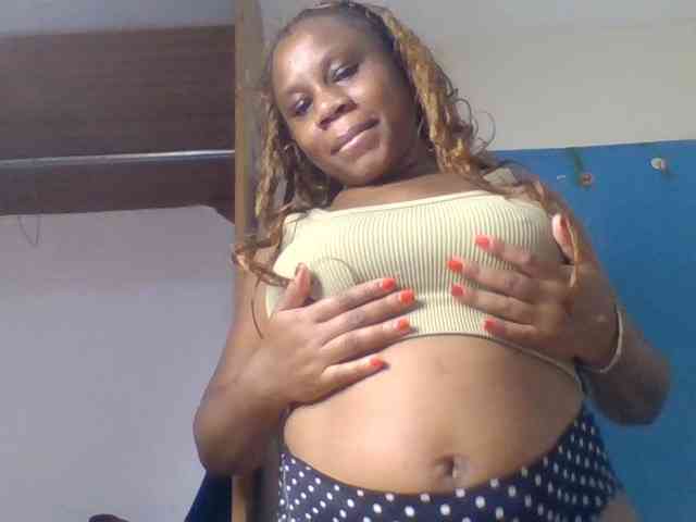 Ebonitah Live Webcam on BongaCams