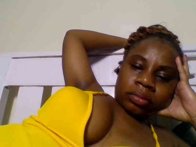 Ebonitah webcam