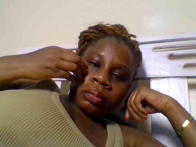 Ebonitah's cam show statistics and live stream