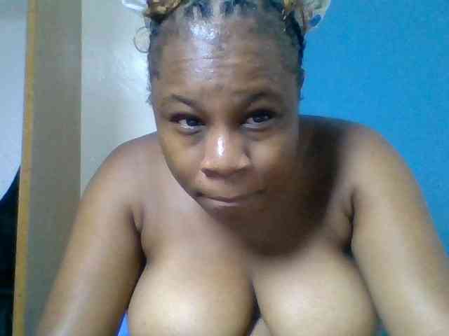 Ebonitah webcam