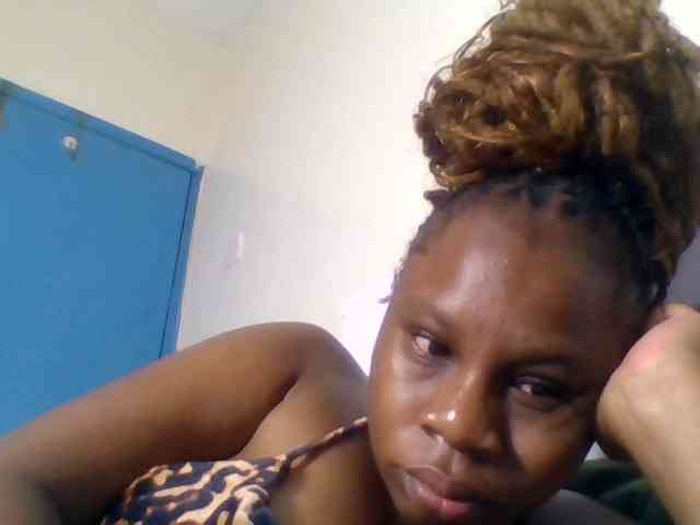 Ebonitah webcam