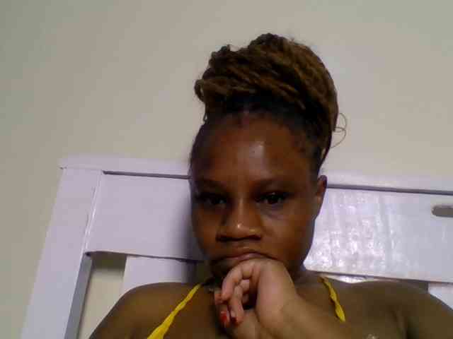 Ebonitah webcam