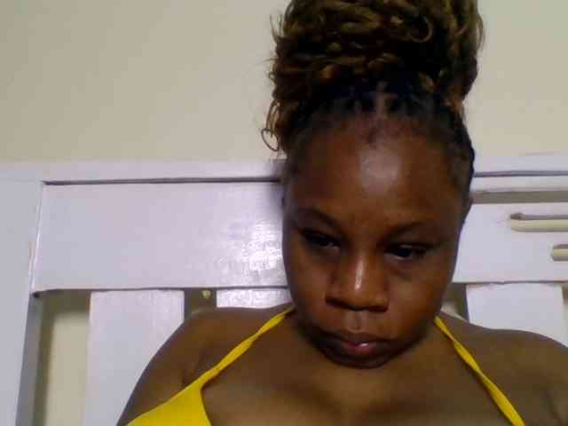 Ebonitah webcam