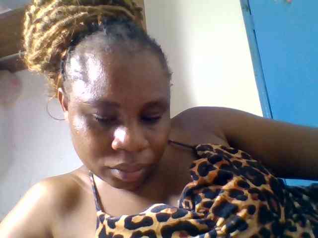 Model: Ebonitah