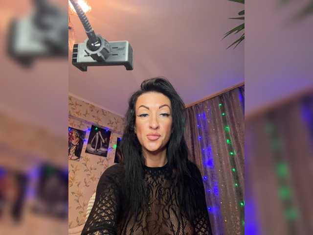 MILA350 live cam on BongaCams