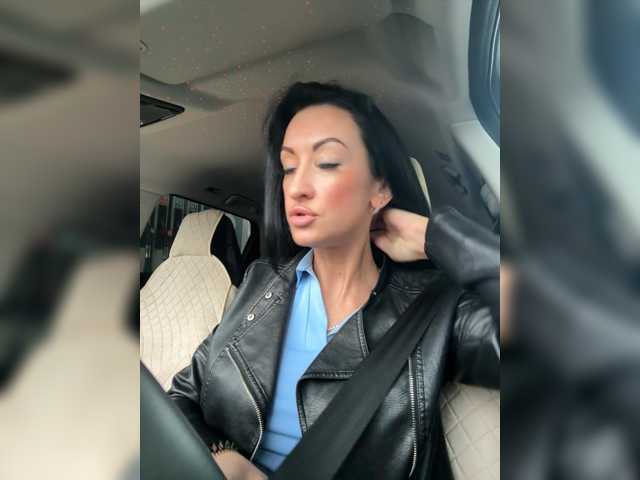 MILA350 live cam on BongaCams