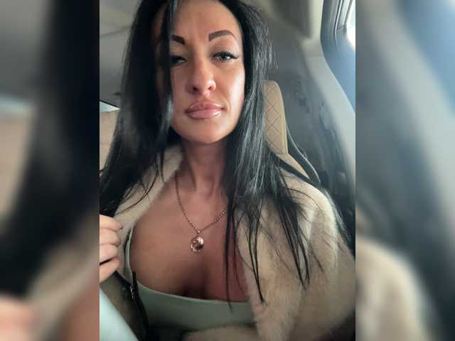 MILA350 live cam on BongaCams