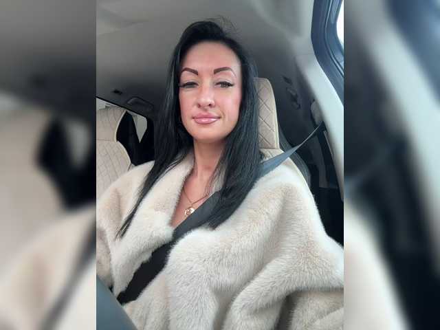 -MILA-35- live cam preview