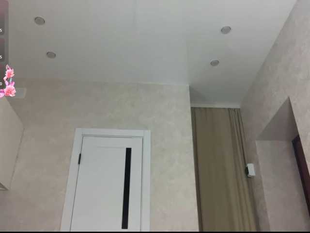 VoidDolll live cam preview