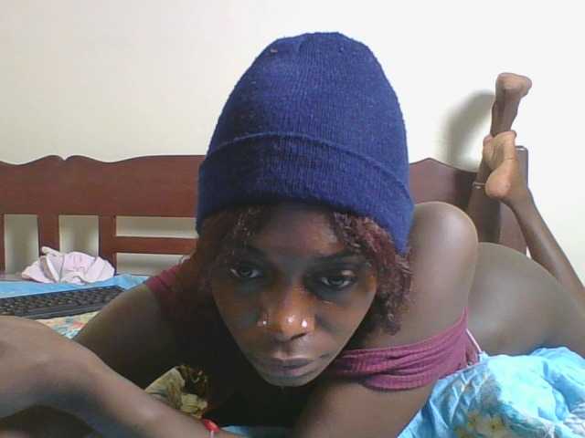 Hotlinda11 live cam preview