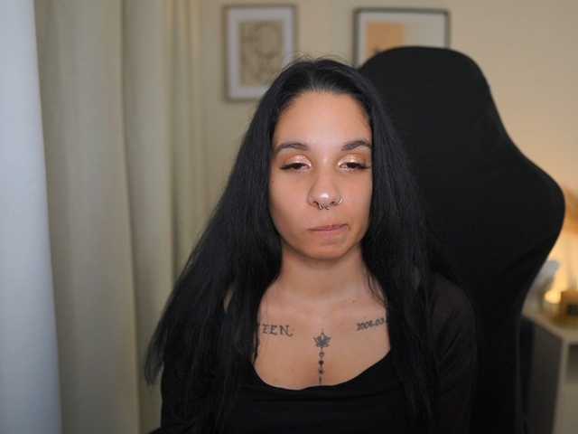SissyBlue18 live cam on BongaCams
