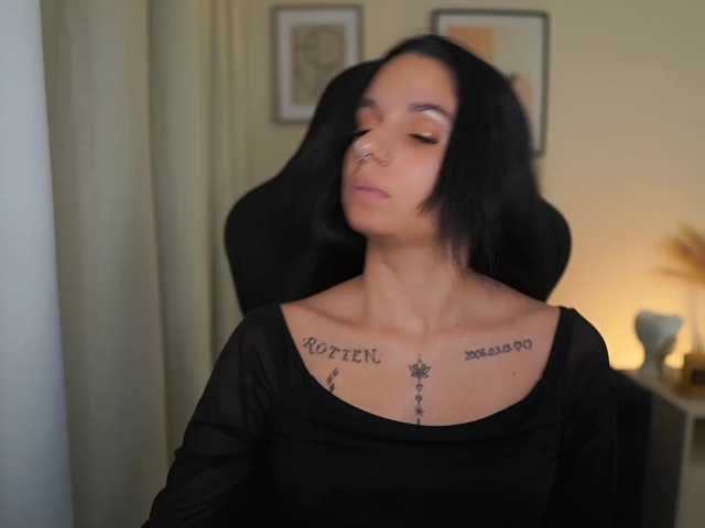 SissyBlue18 live cam on BongaCams