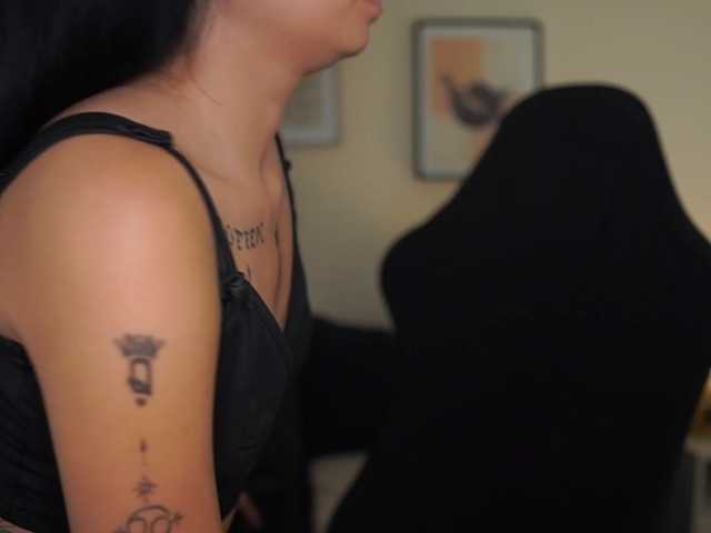 SissyBlue18 live cam on BongaCams