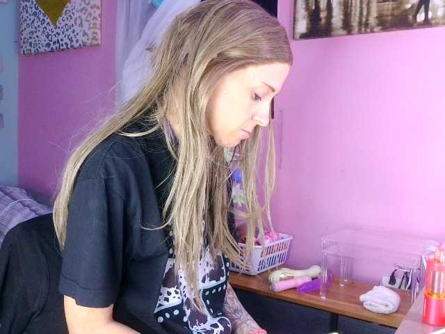LashOutHeartLessP, live now on BongaCams
