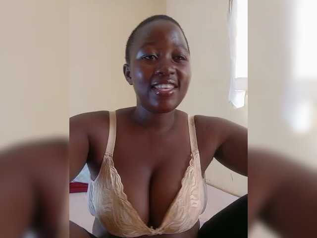 hotRaven live cam on BongaCams