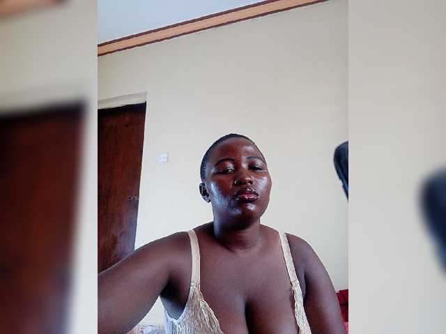 hotRaven live cam on BongaCams