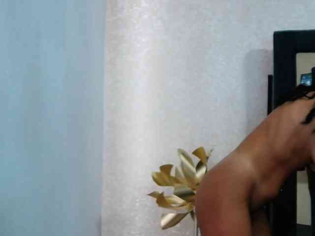 LaraNicole