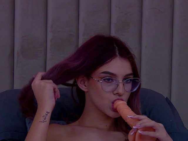 MillieRossie live cam on BongaCams