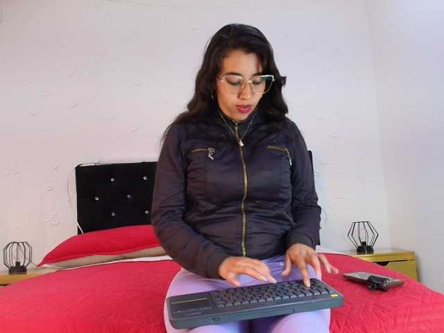 KatiaSalome, en directo ahora en BongaCams