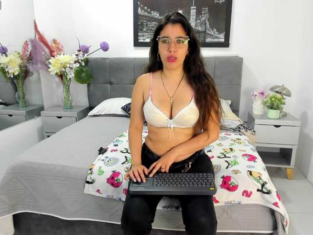 KatiaSalome live cam on BongaCams