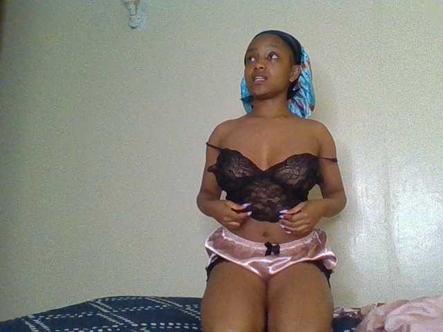 Cutebrownqueen live cam preview