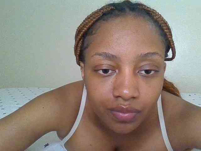 Cutebrownqueen webcam