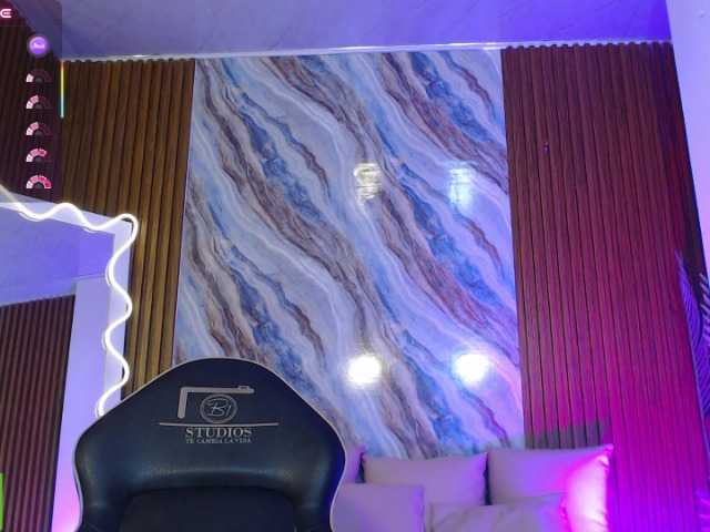WITHNEY-TAY live cam on BongaCams