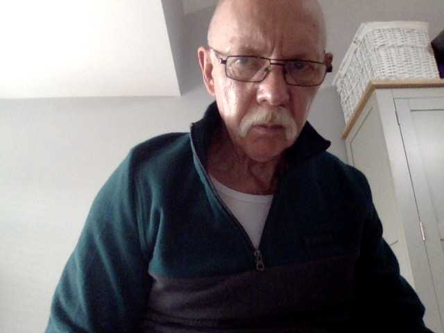 Freddy55559999 - Live Cam on BongaCams