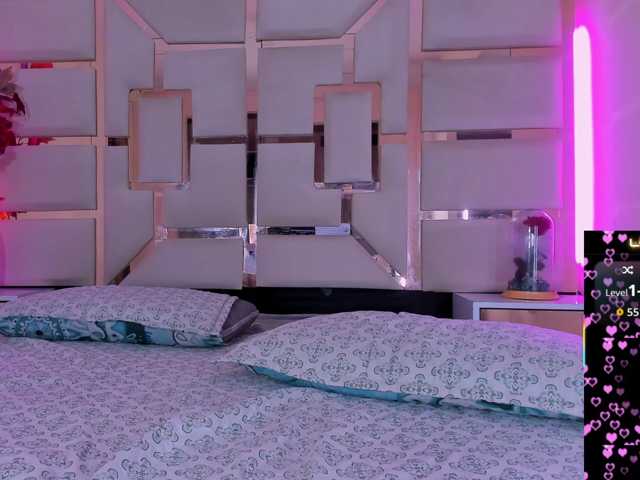 le modèle amelia-west est en webcam porno dans un show sur le site bongacams, il possède les tags suivants: Latino/Hispanic,Brunette,Shaved