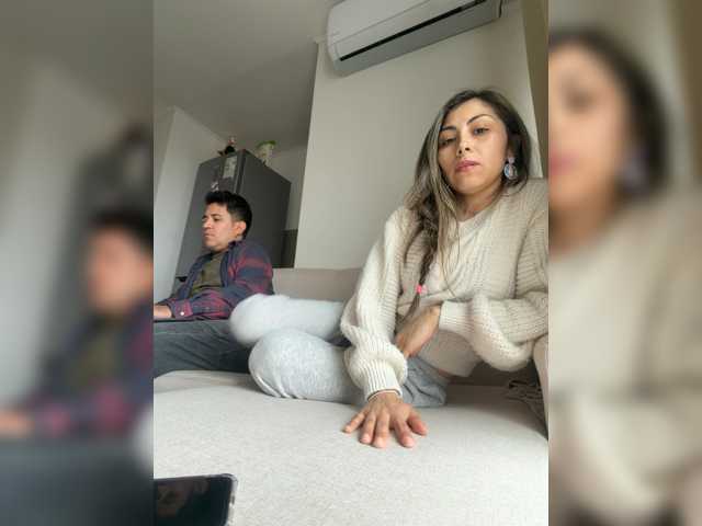 Curiosos3733 live cam preview