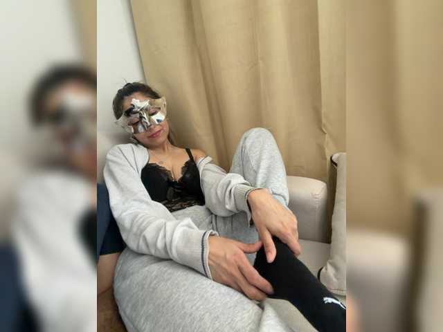 Curiosos3733 live cam on BongaCams