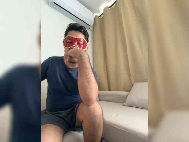 Curiosos3733 webcam
