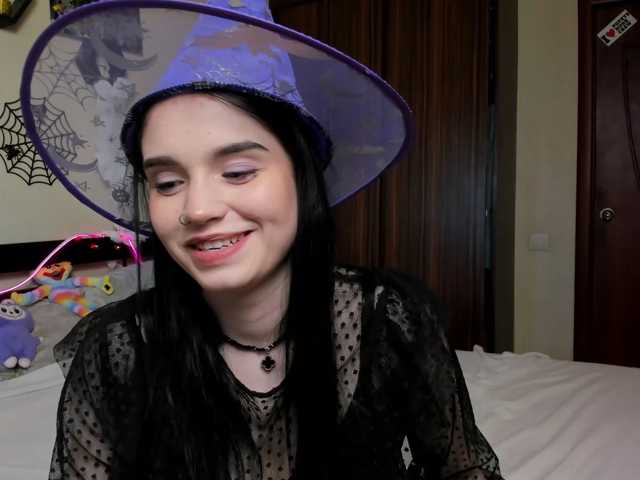 VelvetPaw1 live cam on BongaCams