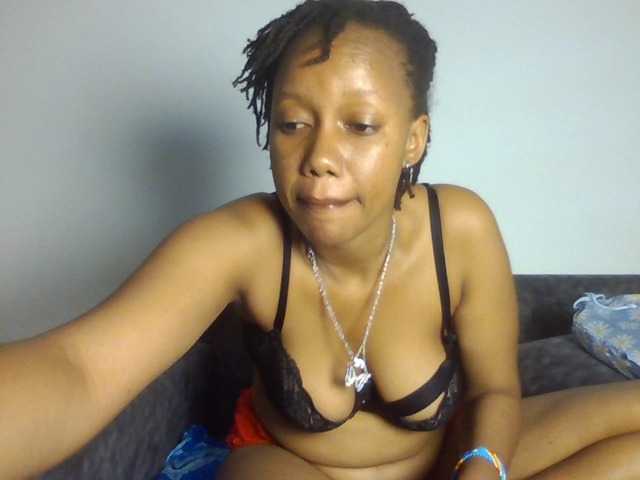 sexxypeach90 live cam on BongaCams