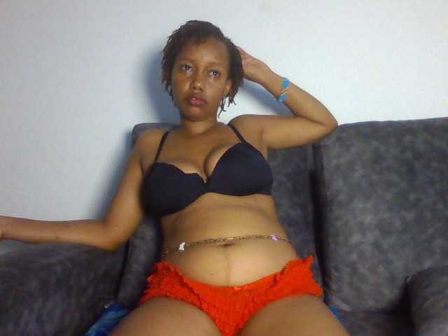 sexxypeach90 live cam on BongaCams